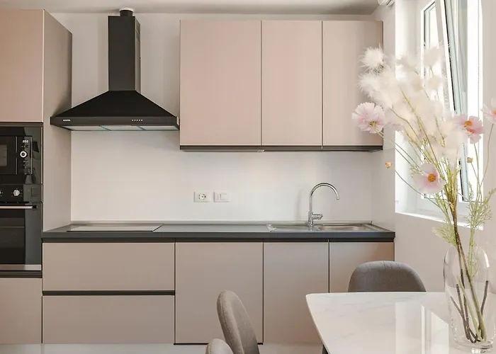 Free Parking Station Elegant Trieste